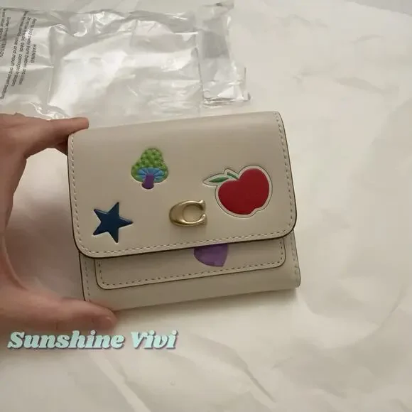 NWT COACH Mila Small Flap Wallet With Sticker Print Chalk CCD00 - Picture 4 of 10